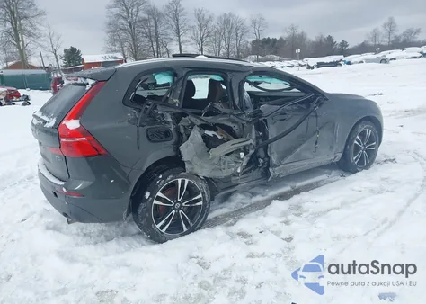 2021 Volvo Xc60 T5 Momentum z USA, uszkodzony, nr VIN YV4102RK8M1850606